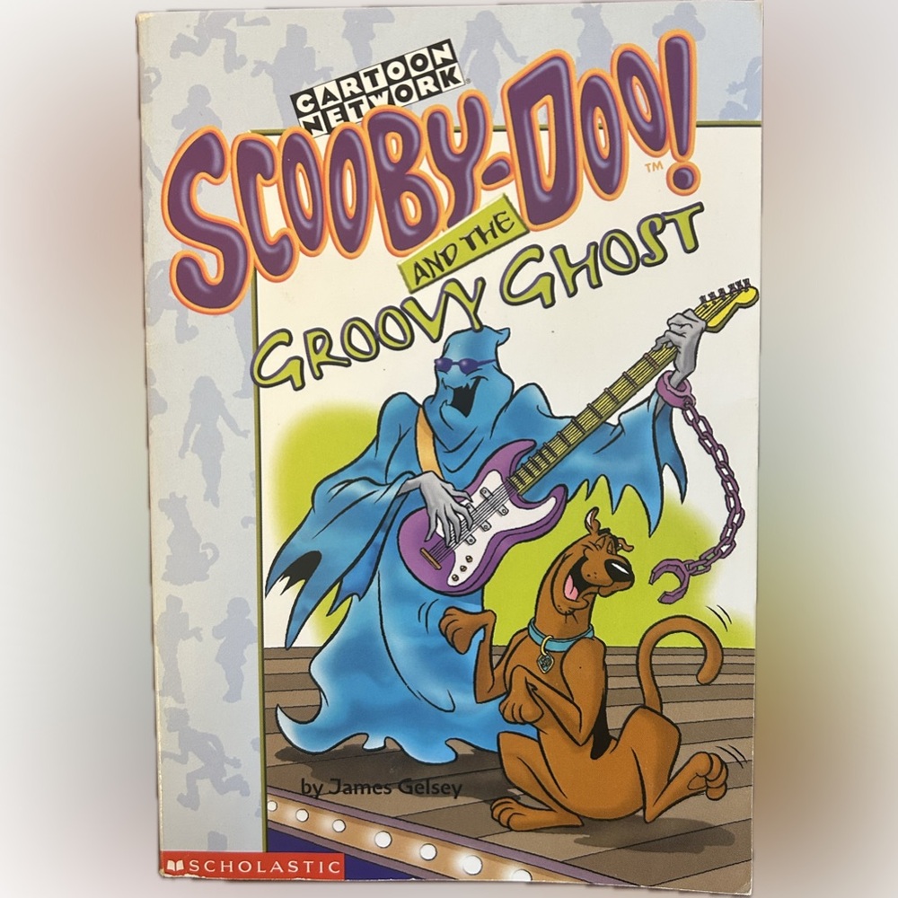 BUNDLE & SAVE🎉 Scooby-Doo and the Groovy Ghost Paperback Chapter Book